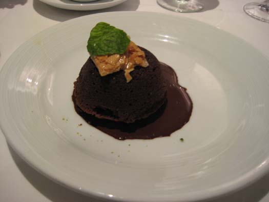 Oasis of the Seas Pictures - Dessert : Warm Chocolate Cake